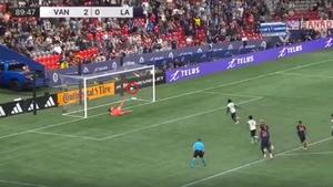 Penal o kojem bruji fudbalski svijet! Lopta završila u golu bez da je dirala mrežu ili okvir
